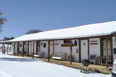 2E Twin Elm Guest Ranch