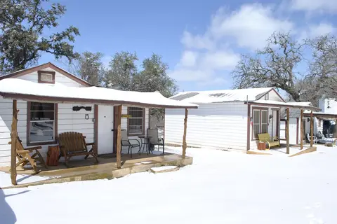 2E Twin Elm Guest Ranch