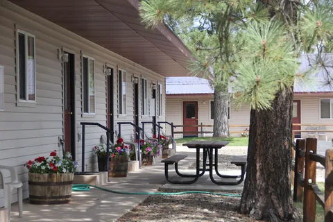 Mountain Landing Suites and RV Park