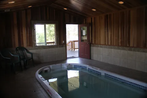 Mountain Landing Suites and RV Park