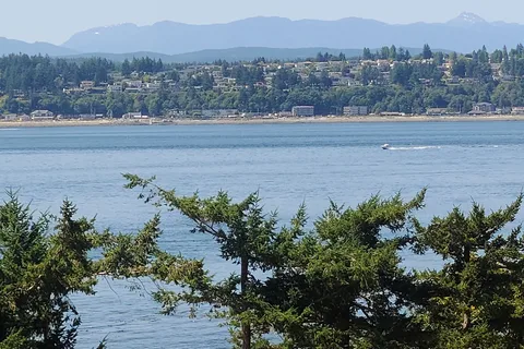 Tsa-Kwa-Luten Lodge and RV Park
