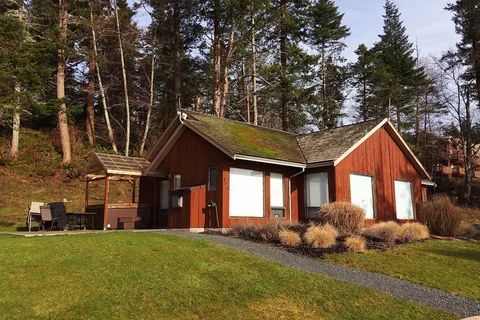 Tsa-Kwa-Luten Lodge and RV Park