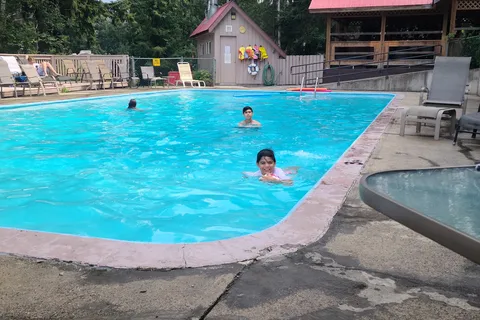 Salmon Arm Camping Resort