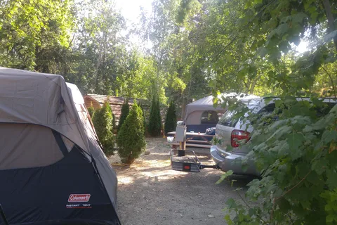 Salmon Arm Camping Resort