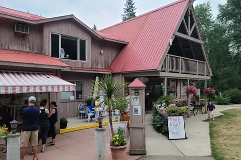 Salmon Arm Camping Resort