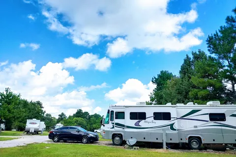 Cut N Shoot RV Park