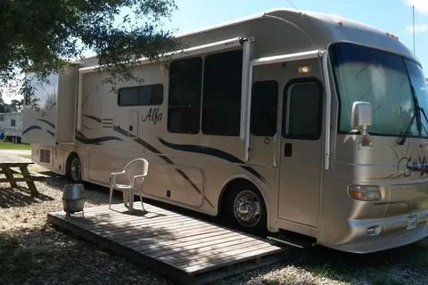 Cut N Shoot RV Park
