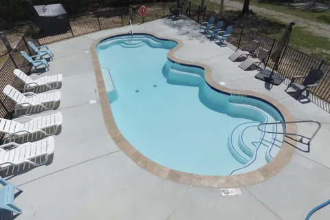 Cut N Shoot RV Park