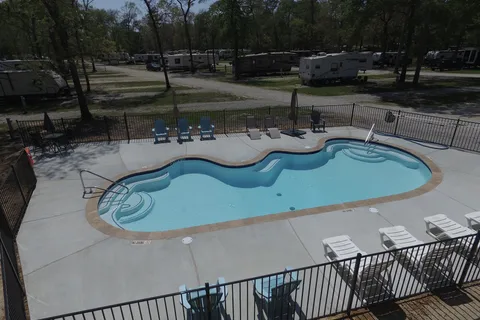 Cut N Shoot RV Park