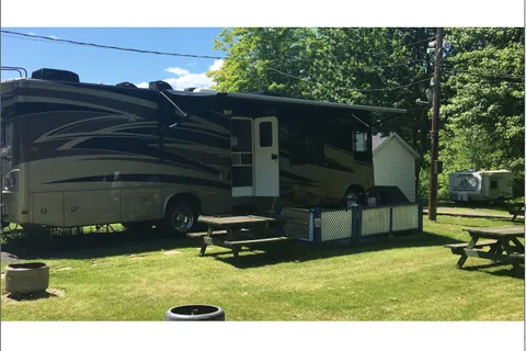 Camping Au Sous-Bois Du Campeur