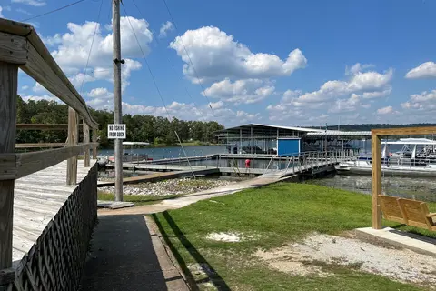 Box Hound Marina Resort and RV Park