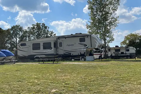 Box Hound Marina Resort and RV Park