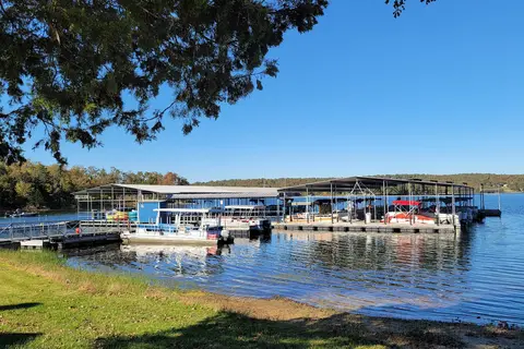 Box Hound Marina Resort and RV Park