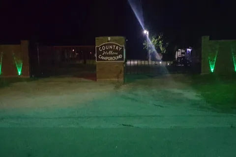 Country Hollow RV Lodge