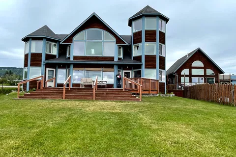 Driftwood Inn & RV Park