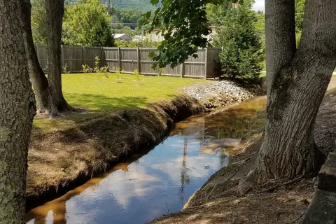 Cross Creek Campground and Cabins