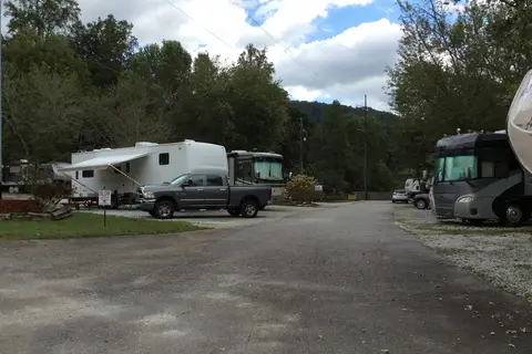 Cross Creek Campground and Cabins