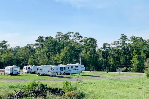 Dot’s Mobile Ranch