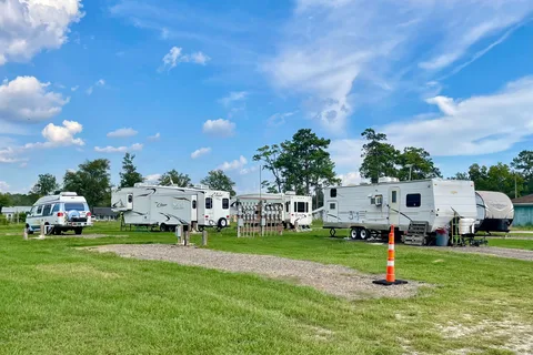 Dot’s Mobile Ranch