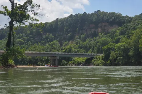 Eagle Bluff Resort