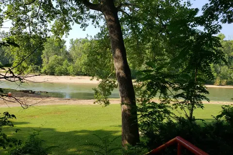 Eagle Bluff Resort