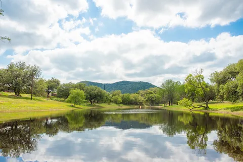 Riverbend On The Frio Cabin and RV Park