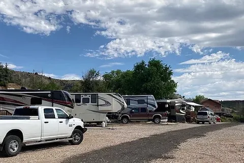 Horsetooth Inn & RV Park