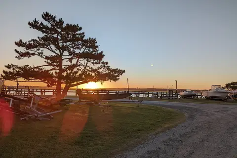 Tom's Cove Park