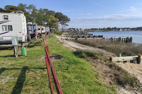 Tom's Cove Park