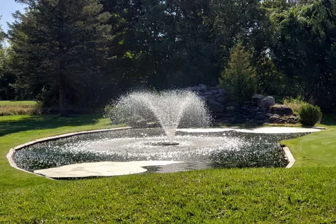 Six Foot Bay Resort and Golf Club
