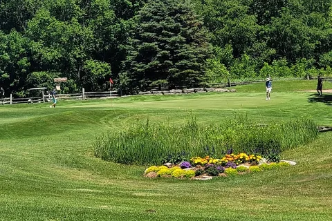 Six Foot Bay Resort and Golf Club