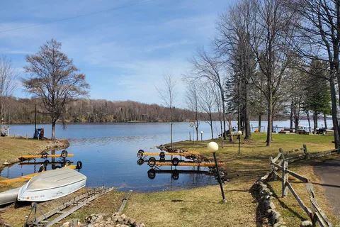 Nelson Lake Landing and RV Park