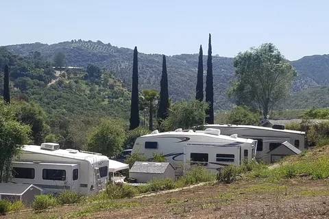Champagne Lakes RV Resort