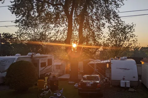 Camping Au Pied Du Mont