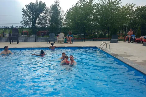 Camping Au Pied Du Mont
