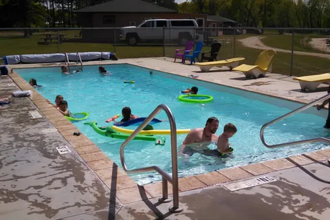 Tomahawk Lodge Resort and RV Park