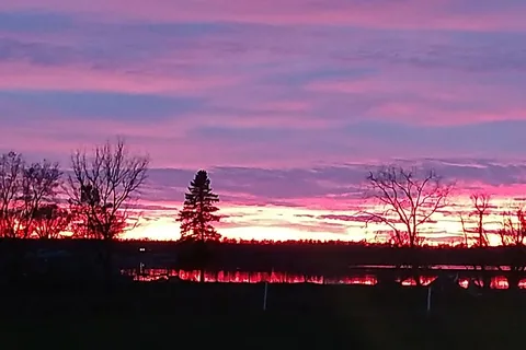 Tomahawk Lodge Resort and RV Park