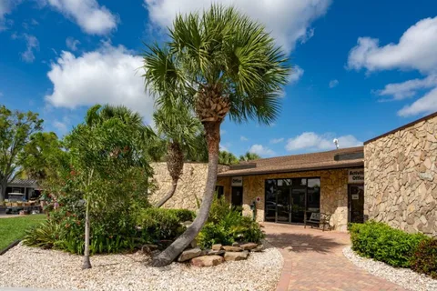 Horseshoe Cove RV Resort