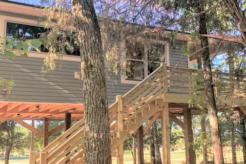 Hog Valley RV and Treehouse Resort