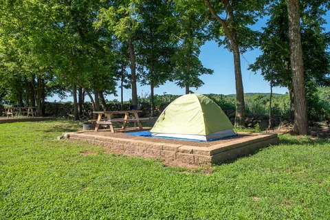 Hog Valley RV and Treehouse Resort