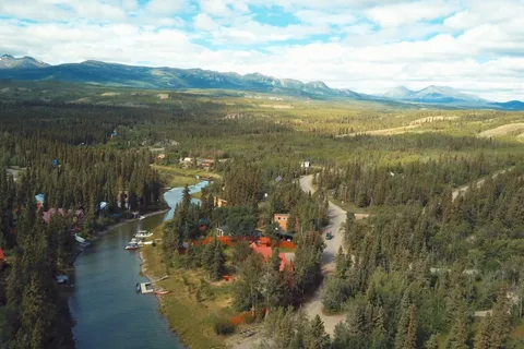 Lake Laberge Campground