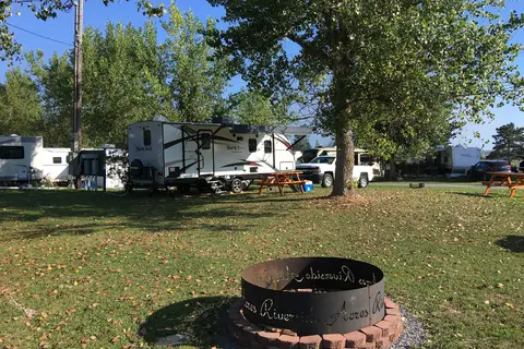 Riverside Acres Campground and Cottages
