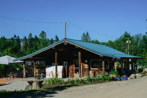 Arrowvale Riverside Campground and Cottages