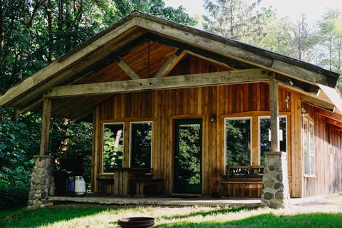 Arrowvale Riverside Campground and Cottages