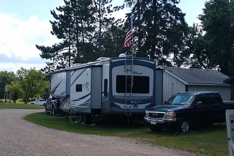 Head Of The Lakes Resort