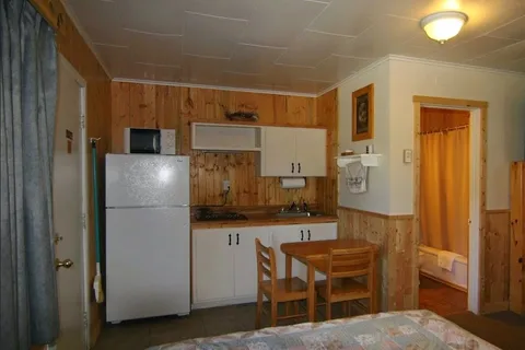 Trout Creek Motel and RV Park