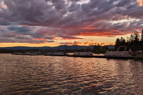 Pine Hollow Lakeside Resort