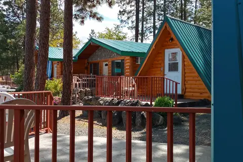 Pine Hollow Lakeside Resort