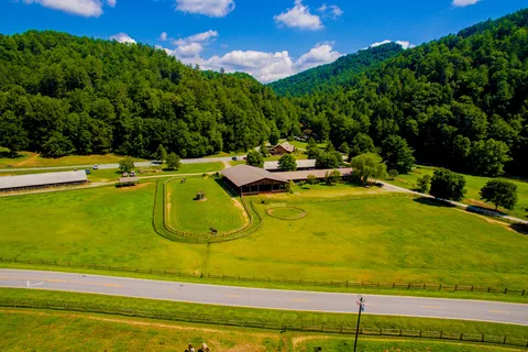 Leatherwood Mountains Resort