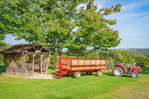 Sun Retreats Pleasant Acres Farm
